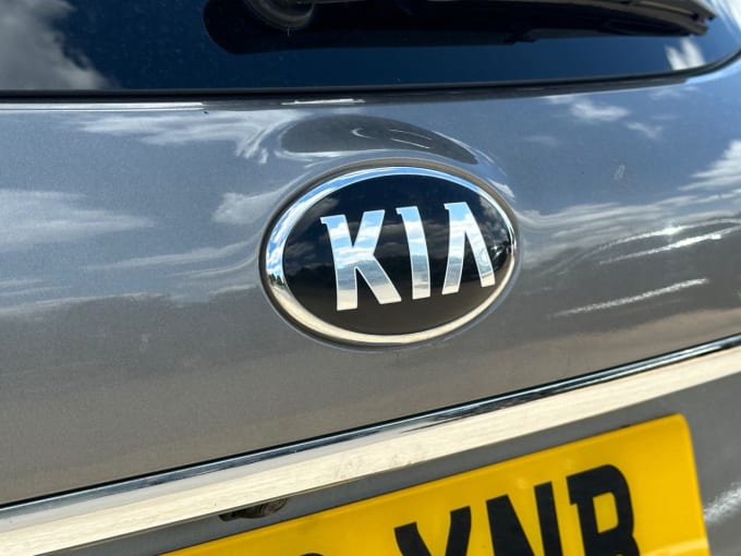 2025 Kia Carens