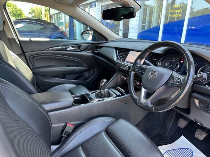 2025 Vauxhall Insignia