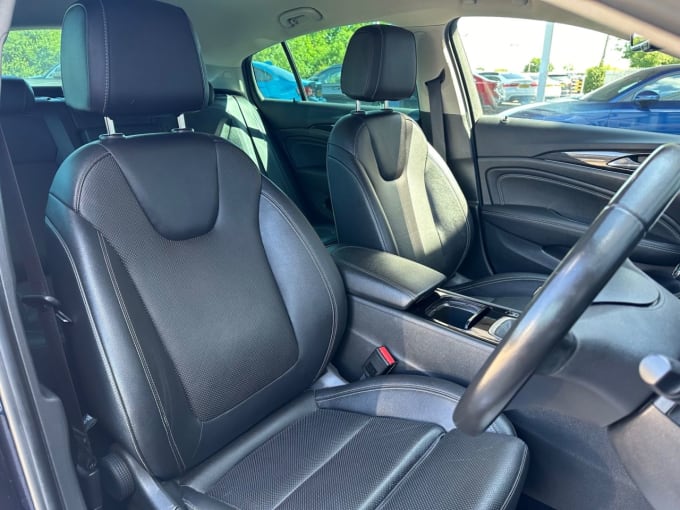 2025 Vauxhall Insignia