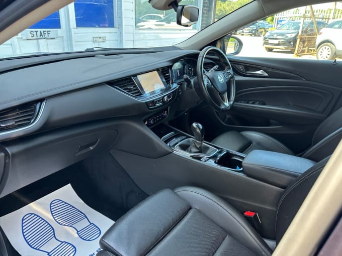 2025 Vauxhall Insignia