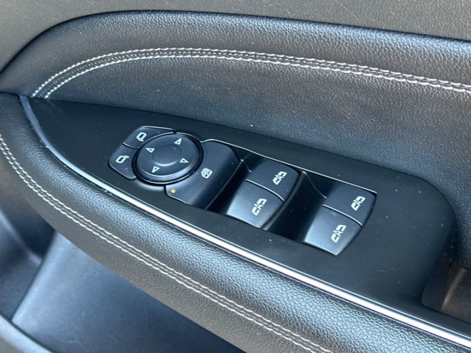 2025 Vauxhall Insignia