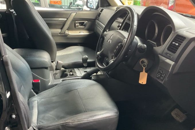 2025 Mitsubishi Shogun