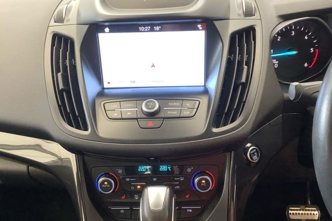 2025 Ford Kuga