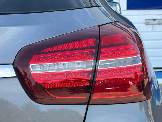 2025 Mercedes-benz 180