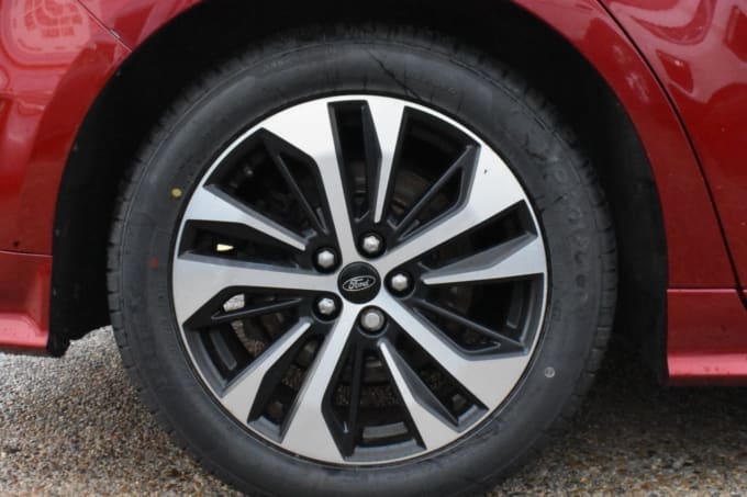 2025 Ford S-max