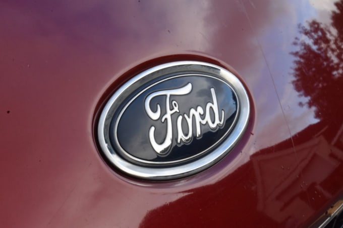 2025 Ford S-max