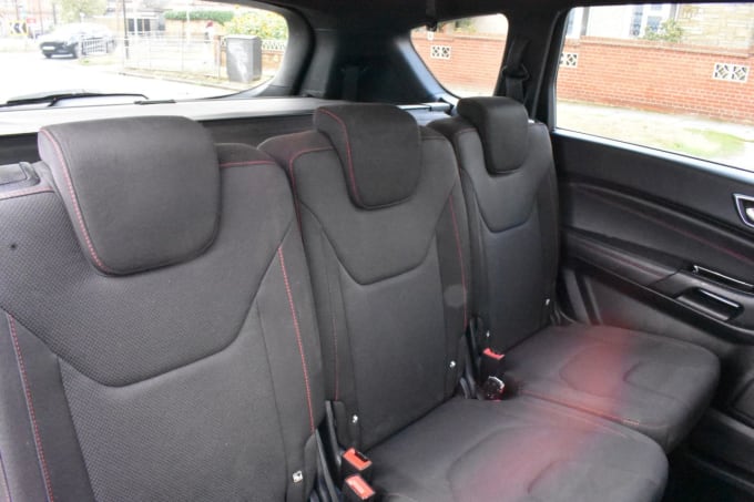 2025 Ford S-max