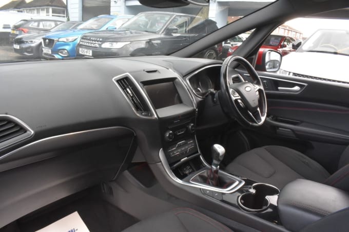 2025 Ford S-max