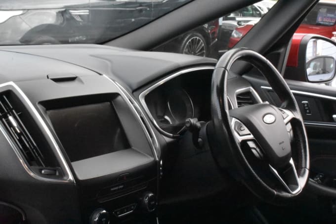 2025 Ford S-max