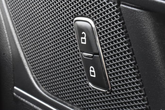 2025 Ford S-max