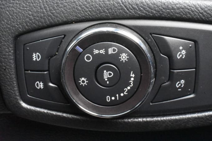 2025 Ford S-max