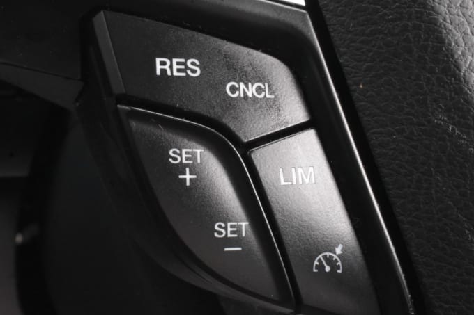 2025 Ford S-max