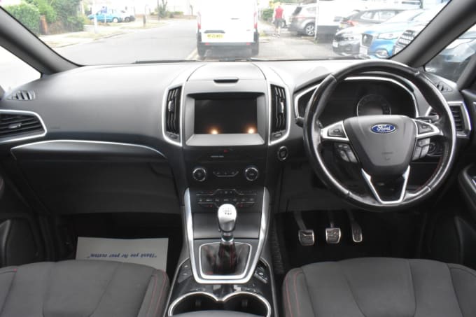 2025 Ford S-max