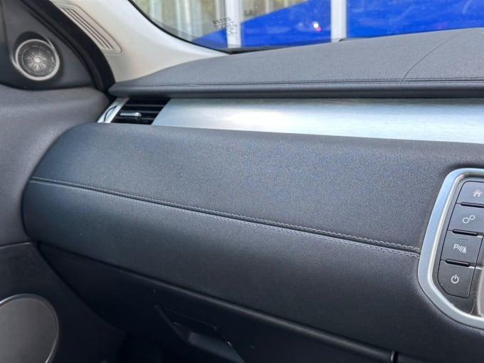 2025 Land Rover Range Rover Evoque