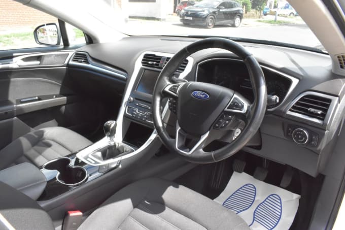 2025 Ford Mondeo
