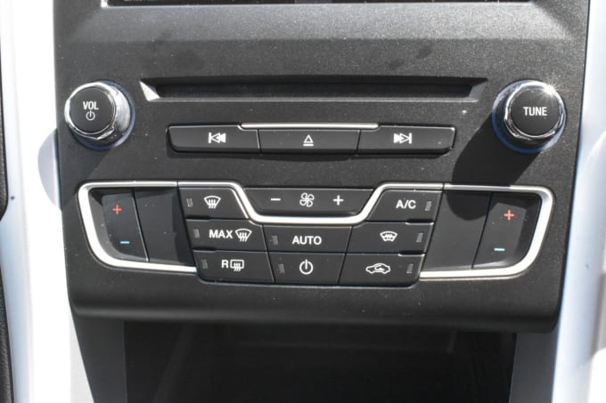 2025 Ford Mondeo