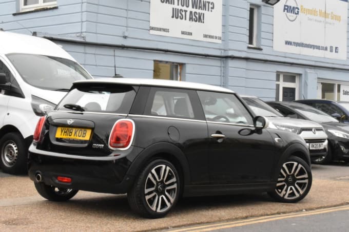2025 Mini Hatch