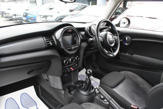 2025 Mini Hatch
