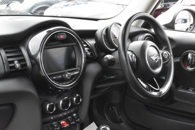 2025 Mini Hatch