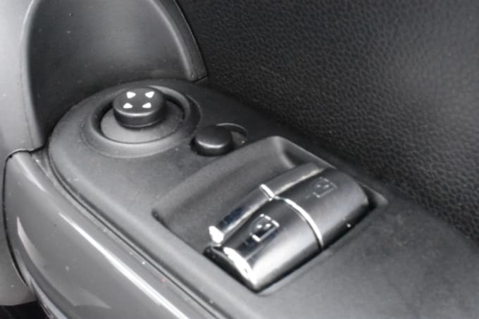 2025 Mini Hatch