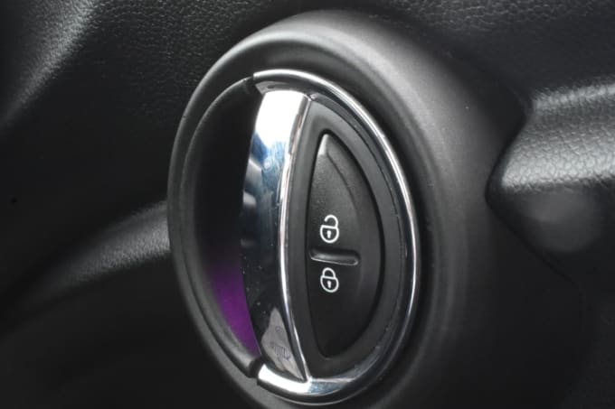 2025 Mini Hatch