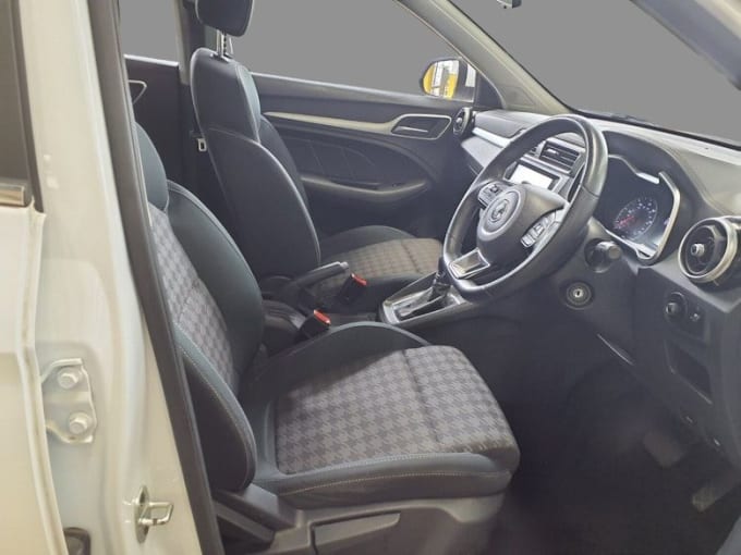 2025 Mg Mg Zs