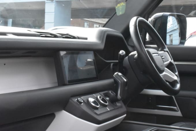 2025 Land Rover Defender