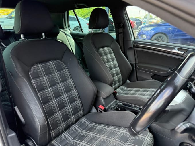 2025 Volkswagen Golf