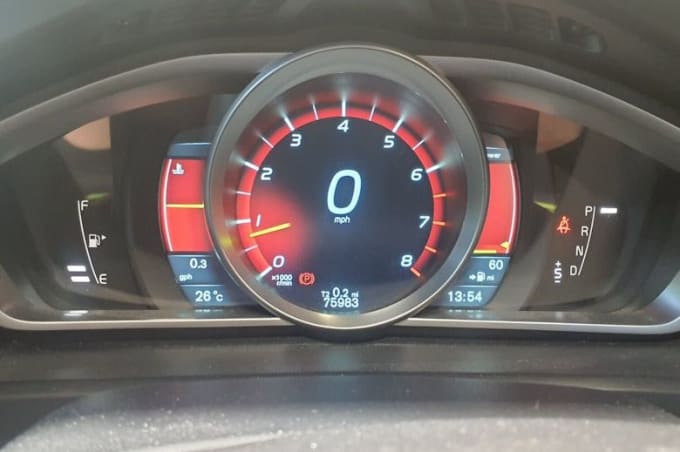2025 Volvo V40