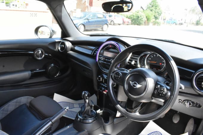 2025 Mini Hatch