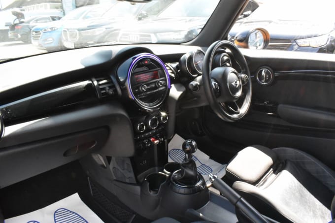 2025 Mini Hatch