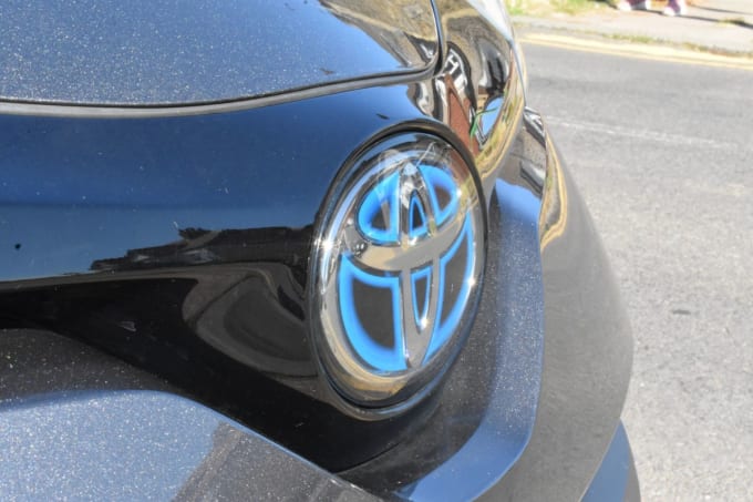 2025 Toyota C-hr