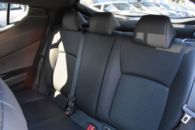 2025 Toyota C-hr