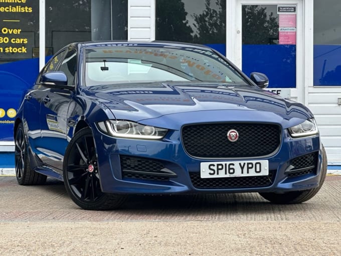 2025 Jaguar Xe