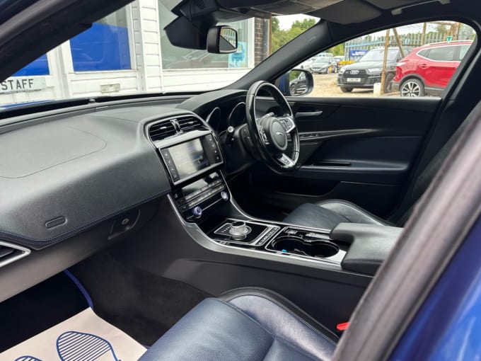 2025 Jaguar Xe
