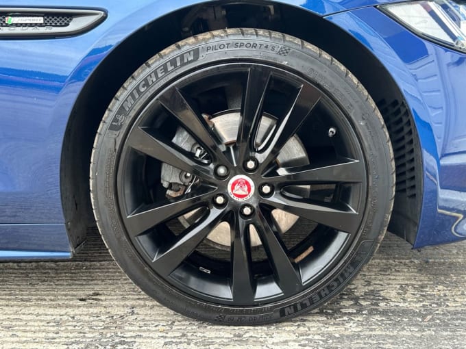 2025 Jaguar Xe