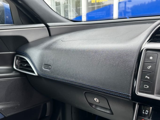 2025 Jaguar Xe