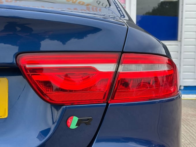 2025 Jaguar Xe
