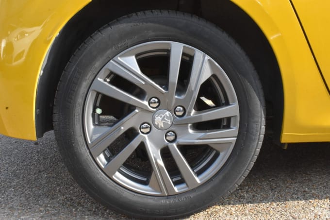2025 Peugeot 208