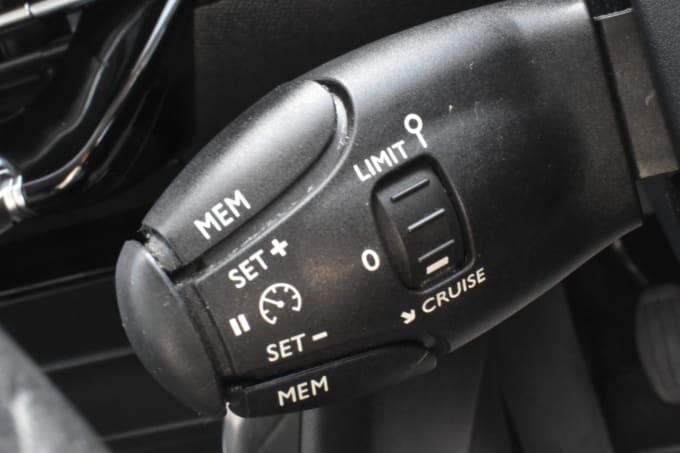 2025 Peugeot 208