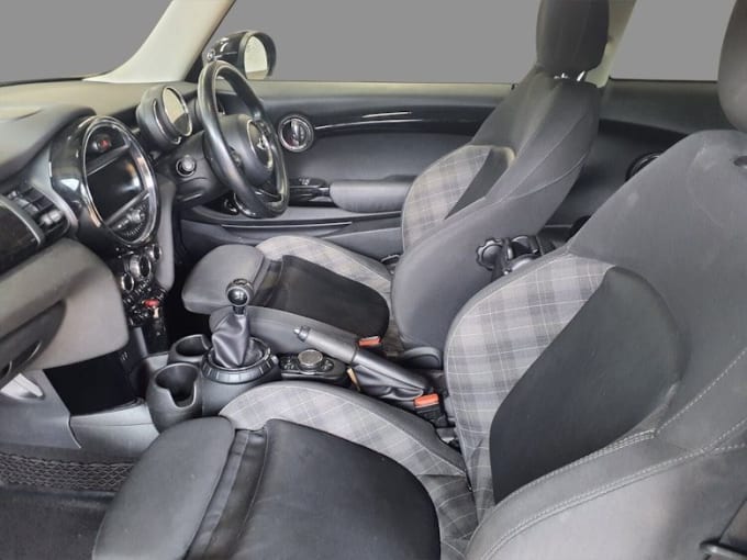 2025 Mini Hatch