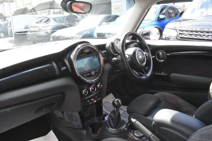 2025 Mini Hatch