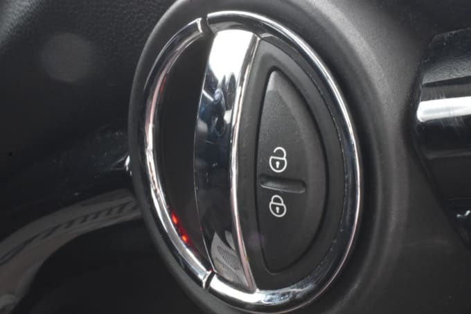 2025 Mini Hatch