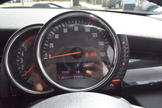 2025 Mini Hatch
