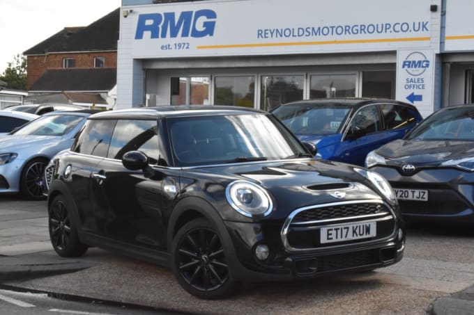 2025 Mini Hatch
