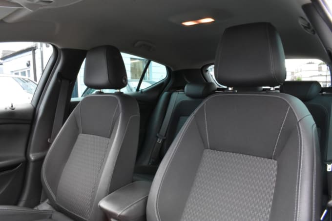 2025 Vauxhall Astra