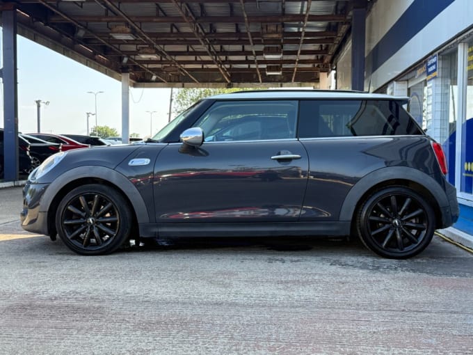 2025 Mini Hatch