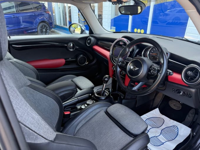 2025 Mini Hatch