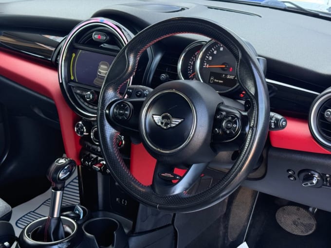 2025 Mini Hatch