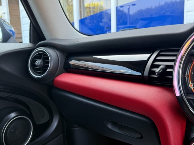 2025 Mini Hatch